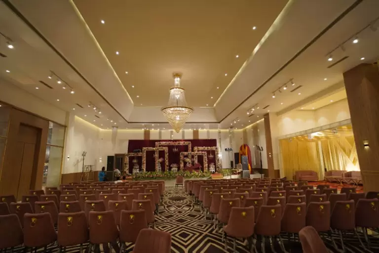 7033 849743d76462 768x512