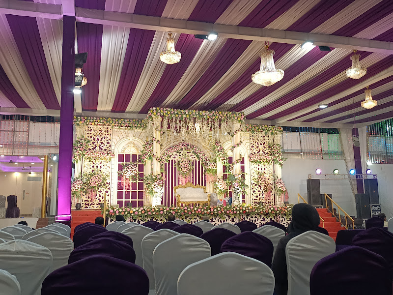 Gita Lawn in Varanasi, Uttar Pradesh