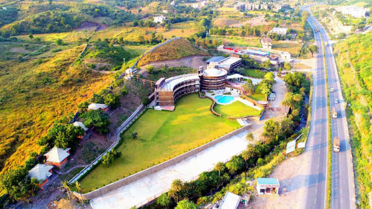 8347 bc2179156720 1 768x431